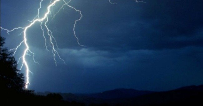 ଚିଲିକାରେ କାଳବୈଶାଖୀ ପ୍ରଭାବରୁ ବୁଡ଼ିଲା ନୌକା