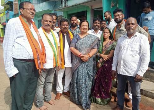 କେନ୍ଦ୍ର ରେଳ ଏବଂ ବୟନ ଶିଳ୍ପ ରାଷ୍ଟ୍ରମନ୍ତ୍ରୀ ଦର୍ଶନା ଜାର୍ଦ୍ଦୋଶଙ୍କ ବେଲଗୁଣ୍ଠା ଗସ୍ତ