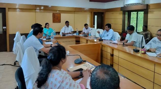 କଳାହାଣ୍ଡି ଜିଲ୍ଲାରେ ଅଣ ସର୍ଭେ ଗ୍ରାମରେ ହାଇଟେକ୍ ସର୍ଭେ ର ସମୀକ୍ଷା ନିର୍ଦ୍ଦେଶକ ଭୁଲେଖ ବିଭାଗ