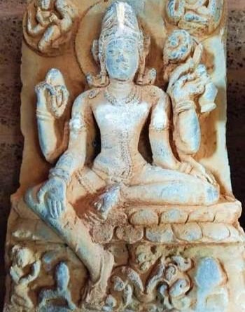 ଅବହେଳିତ ଅବସ୍ଥାରେ କୁରୁମ ର ବୌଦ୍ଧ ମୂର୍ତ୍ତୀ ଓ ବିହାର