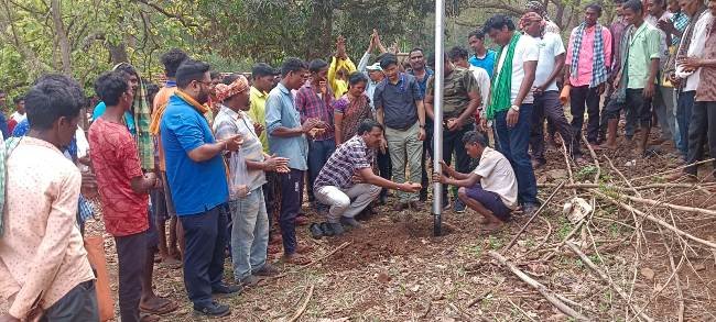 ଶିମିଳିପାଳର ଗୁଡୁଗୁଡ଼ିଆ ପଞ୍ଚାୟତରେ ବିଜୁ ଗ୍ରାମୀଣ ଜ୍ୟୋତି ଯୋଜନାରେ ସୌର ଚାଳିତ ଆଲୋକ ବ୍ୟବସ୍ଥାର ଶୁଭାରମ୍ଭ