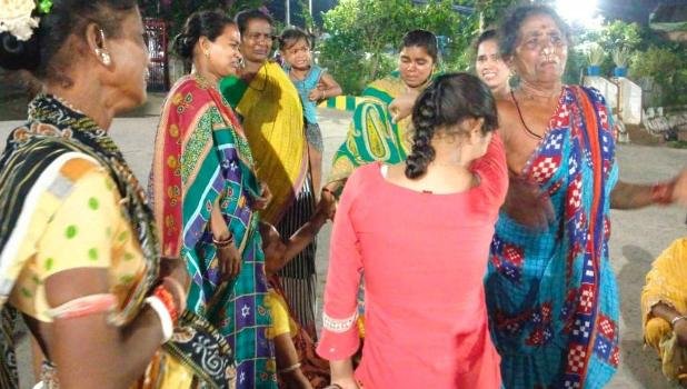 ଅବୈଧ୍ୟ ଔଷଧ ଦେବାକୁ ନେଇ ଆଶାକର୍ମୀ ଓ ଅଙ୍ଗନବାଡି କର୍ମୀଙ୍କ ବିରୁଦ୍ଧରେ ଥାନାରେ ଅଭିଯୋଗ