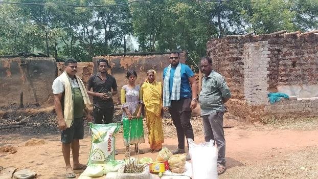 ଅଗ୍ନି ବିପନ୍ନ ବିଧବାଙ୍କୁ ସହଯୋଗର ହାତ ବମାଇଲା ସାନଭି ସେବା ଟ୍ରଷ୍ଟ