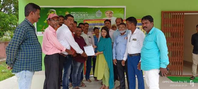 ବିଭିନ୍ନ ଦାବିନେଇ ରାଜ୍ୟ ସରକାରଙ୍କ ଉଦ୍ଦେଶ୍ୟରେ ଦାବିପତ୍ର ଦେଲା ଅମଲା ସଂଘ