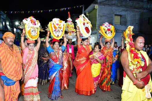 ନବମ ଦିନରେ ବାଲିଗୁଡାର ଐତିହାସିକ ଠାକୁରାଣୀ ଯାତ୍ରା: ବିଭିନ୍ନ ନୃତ୍ୟ ରେ ଭଗମୁଣ୍ଡା ସାହି ପରିଭ୍ରମଣ