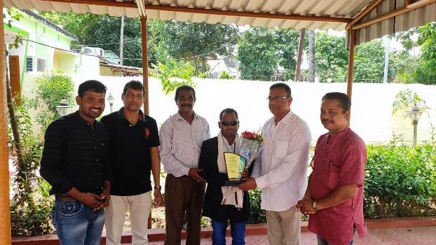 ଦୃଷ୍ଟିବାଧିତ ପାରାସେଲରଙ୍କୁ ସମ୍ବର୍ଦ୍ଧିତ କଲେ ବିଧାୟକ