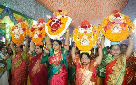 ବାଲିଗୁଡା ଠାକୁରାଣୀ ଯାତ୍ରା ପଟୁଆର ଓ ଆତଶବାଜିରେ ଭର୍ତି