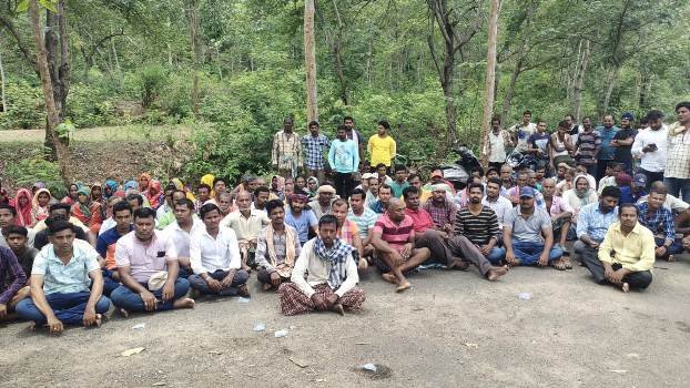 ଏଏନଏମ ସେଣ୍ଟର୍ ନିର୍ମାଣ କୁ ନେଇ ଗଙ୍ଗାପୁର ,ନରସିଂହଗଡ଼ ଗ୍ରାମବାସି ଙ୍କ ମଧ୍ୟରେ ବିବାଦ