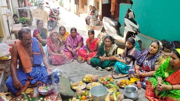 ସାବିତ୍ରୀ ବ୍ରତ କରି ନିଜ ନିଜ ସ୍ୱାମୀଙ୍କ ଶୁଭ ମନାସିଲେ ମହିଳା