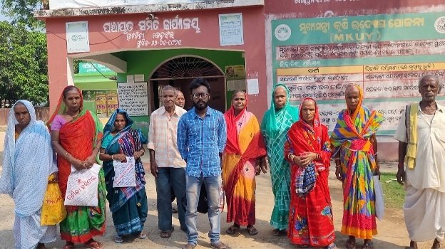 ହିତାଧିକାରୀଙ୍କୁ କନ୍ଦାଉଛି ଭତ୍ତା ଯୋଜନା, ବ୍ଲକ ଦୌଡି ଦୌଡି ନୟାନ୍ତ ହେଉଛନ୍ତି
