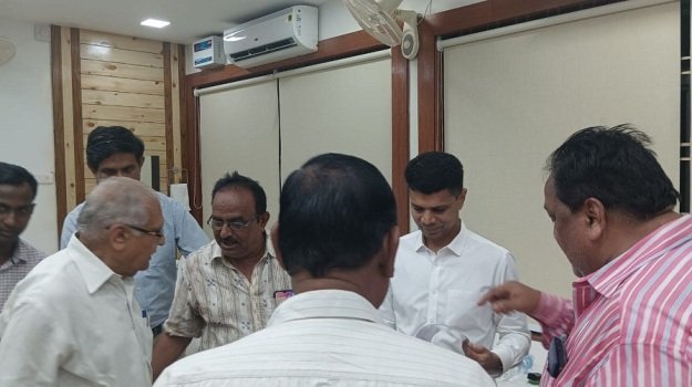 ୟୁନିଅନ କ୍ଲବର ପୁନରୁଦ୍ଧାର ଓ ଆଧୁନିକିକରଣ ପାଇଁ ମୁଖ୍ୟମନ୍ତ୍ରୀଙ୍କ ଉଦେଶ୍ୟରେ ଦାବିପତ୍ର