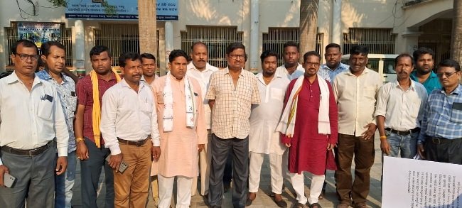 ରାଜକନିକା ବ୍ଲକ କଂଗ୍ରେସ କମିଟି ପକ୍ଷରୁ ମୁଖ୍ୟମନ୍ତ୍ରୀଙ୍କ ଉଦେଶ୍ୟରେ ଦାବିପତ୍ର ପ୍ରଦାନ