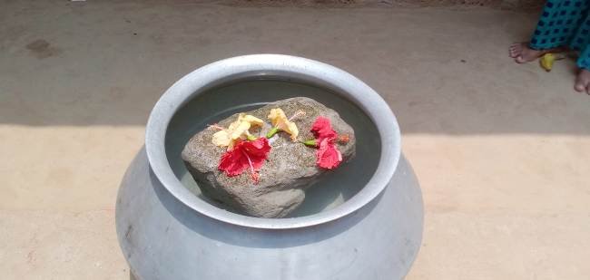 ମାଛ ମାରିବାକୁ ଯାଇ ପାଇଲେ ଶ୍ରୀ ରାମ ପଥର