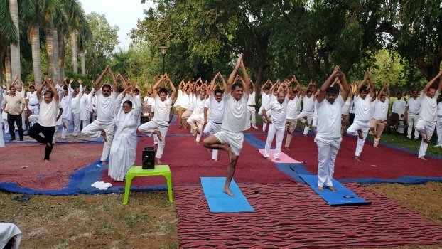 ମନ, ଶରୀର ଓ ଆତ୍ମାକୁ ମିଳନ କରିଥାଏ ଯୋଗ