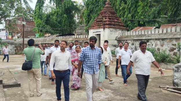 ଜିଲ୍ଲାପାଳଙ୍କ ଧରାକୋଟ ବ୍ଲକ୍ ଗସ୍ତ ଓ ଉନ୍ନୟନ କାର୍ଯ୍ୟ ସମୀକ୍ଷା
