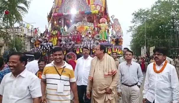 ଆଡ଼ପ ମଣ୍ଡପରେ ଚତୁର୍ଦ୍ଧାମୂର୍ତ୍ତି ମତ୍ସ୍ୟ ବେଶ ଧାରଣ
