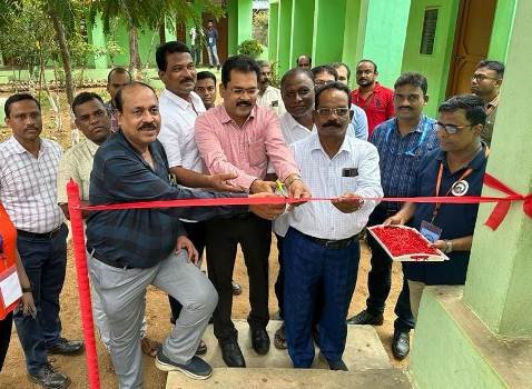 ଗୋପାଳପୁର ବନ୍ଦର ପକ୍ଷରୁ ଆର୍ଯ୍ୟପଲ୍ଲୀ ଗ୍ରାମରେ ଭ୍ରାମ୍ୟମାଣ ସ୍ୱାସ୍ଥ୍ୟ ସେବା କେନ୍ଦ୍ର ଆୟୋଜିତ