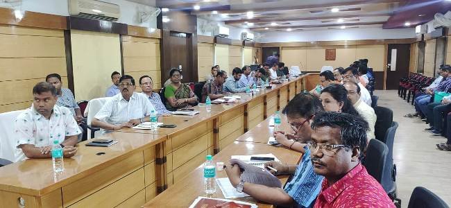 ଭବାନୀପାଟଣା ଠାରେ ଜିଲ୍ଲାପାଳଙ୍କ ଅଧ୍ୟକ୍ଷତାରେ ଜନଶୁଣାଣି ଶିବିର ଅନୁଷ୍ଠିତ