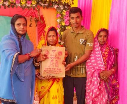 ନବବିବାହିତାଙ୍କୁ ଆଶାକର୍ମୀ ଦେଲେ ନବଦମ୍ଫତ୍ତି କୀଟ