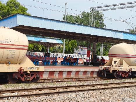 ଅଳ୍ପକେ ବର୍ତ୍ତିଲା ଦୁର୍ଘଟଣା,ମଝିରୁ ଅଲଗା ହୋଇଗଲା ମାଲବାହୀ ଟ୍ରେନ୍‌ ବୋଗୀ