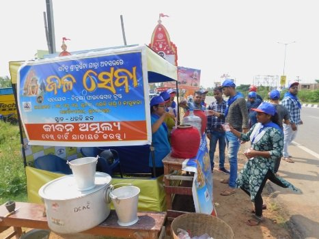 ପବିତ୍ର ଶ୍ରୀଗୁଣ୍ଡିଚା ଯାତ୍ରା ଅବସରରେ ଶ୍ରୀଜଗନ୍ନାଥ ଭକ୍ତଙ୍କ ପାଇଁ ଥଣ୍ଡା ପାନୀୟ ସେବା