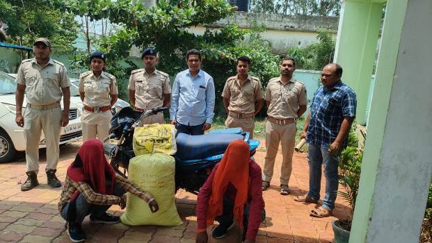 ୧୨୫ କେଜି ଗଞ୍ଜାଇ ସହ ୩ ଗିରଫ ଇନୋଭା ଓ ମୋଟର ସାଇକେଲ ଜବତ