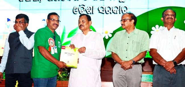 କଳିଙ୍ଗ ଆଦର୍ଶ ଆବାସିକ ବିଦ୍ୟାଳୟକୁ ପ୍ରକୃତି ମିତ୍ର ପୁରସ୍କାର