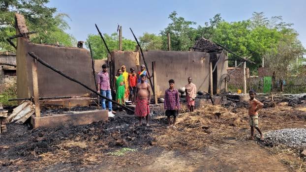 ବଜ୍ରପାତରେ ପୋଡିଗଲା ତିନିବଖରା, ଗୋଟିଏ ପରିବାର ସର୍ବସ୍ୱାନ୍ତ