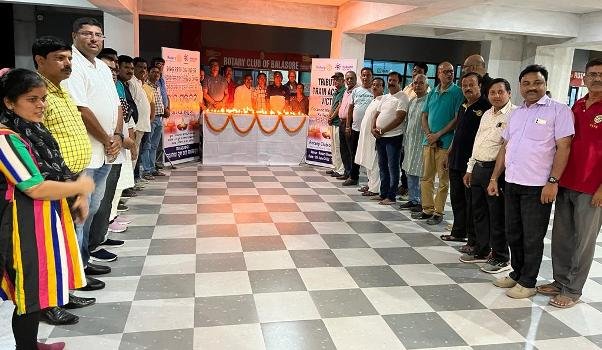 ମୃତ ଯାତ୍ରୀଙ୍କୁ ରୋଟାରୀ କ୍ଲବ ପକ୍ଷରୁ ଶ୍ରଦ୍ଧାଞ୍ଜଳି