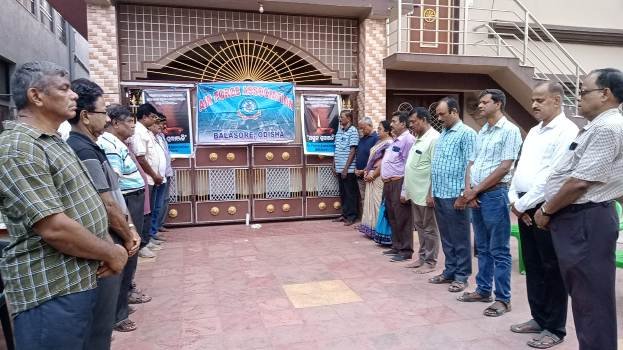 ମୃତ ରେଳଯାତ୍ରୀଙ୍କୁ ବାୟୁସେନା ସଂଘର ଶ୍ରଦ୍ଧାଞ୍ଜଳି