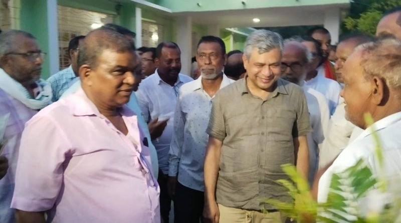 ଏମ୍ସ ସାଟେଲାଇଟ ସେଣ୍ଟର ପୂର୍ଣ୍ଣ କାର୍ଯ୍ୟକ୍ଷମ ଦାବିରେ ରେଳମନ୍ତ୍ରୀଙ୍କୁ ସ୍ମାରକପତ୍ର