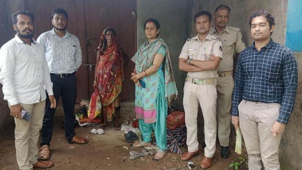 ବରିଷ୍ଠ ନାଗରୀକ ସହାୟତା କେନ୍ଦ୍ର ଦ୍ୱାରା ବୃଦ୍ଧାଶ୍ରମରେ ଥଇଥାନ