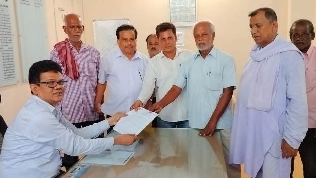 ଗଂଜାମ ଜିଲ୍ଲାପାଳଙ୍କ ଉଦ୍ଦେଶ୍ୟରେ ଦାବି ପତ୍ର ପ୍ରଦାନ