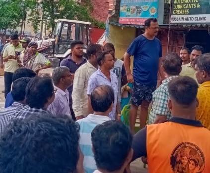 ବିଏମ୍‌ସି ଅଧିକାରୀଙ୍କୁ ଘେରିଲେ ଉଠାଦୋକାନୀ