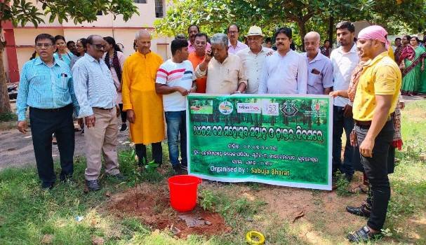 ଜାତୀୟ ଡାକ୍ତର ଦିବସ ଓ ବନ ମହୋତ୍ସବ ସପ୍ତାହ ଅବସରରେ ସବୁଜ ଭାରତ ତରଫରୁ ବୃକ୍ଷରୋପଣ