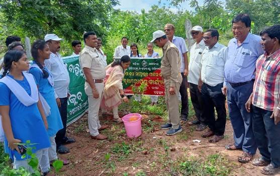 ଖଣ୍ଡିଦେଉଳି ହାଇସ୍କୁଲରେ ୭୪ ତମ ବନ ମହୋତ୍ସଵ
