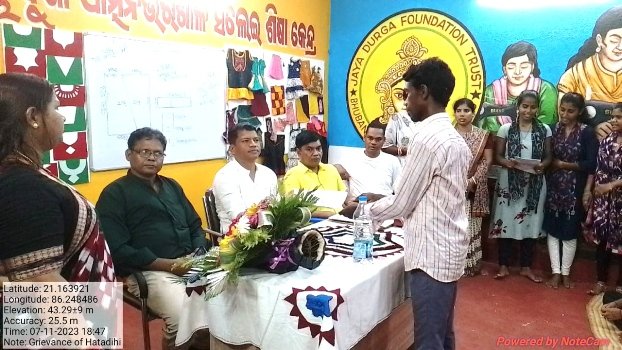 ସ୍ପତନ୍ତ୍ର ଉନ୍ନୟନ ପରିଷଦର ଅଧ୍ୟକ୍ଷଙ୍କୁ ଭେଟିଲେ କେ ବାଲିପାଳ ପଞ୍ଚାୟତବାସୀ
