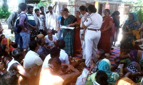 ଅଙ୍ଗନୱାଡ଼ି କର୍ମୀଙ୍କ ବଦଳି ଦାବିରେ ଗ୍ରାମବାସୀ ଙ୍କ ଧାରଣା