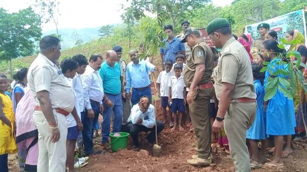 କରଞ୍ଜିଆ ବନଖଣ୍ଡ ପକ୍ଷରୁ ପ୍ରଥମ ବାଲହିଲ ବୃକ୍ଷରୋପଣ କାର୍ଯ୍ୟକ୍ରମ ଅନୁଷ୍ଠିତ
