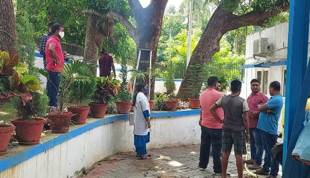 ଗେଷ୍ଟ ହାଉସ କର୍ମଚାରୀଙ୍କ ଝୁଲନ୍ତା ମୃତଦେହ ଉଦ୍ଧାର