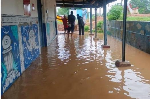 ବର୍ଷା ହେଲେ ଜମୁଛି ପାଣି, ତୁରନ୍ତ ରେଳ ପ୍ଲାଟଫାର୍ମର ନିର୍ମାଣ ପାଇଁ ଦାବି