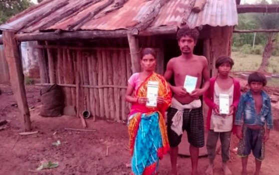 ଆବାସ ଯୋଜନା ଘର ଅପେକ୍ଷାରେ ଗରିବ ପରିବାର