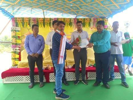 ଦିଗପହଣ୍ଡି ପାରା ବନ କର୍ମଚାରୀ ଙ୍କୁ  ପ୍ରକୃତି ବନ୍ଧୁ ପୁରସ୍କାର 