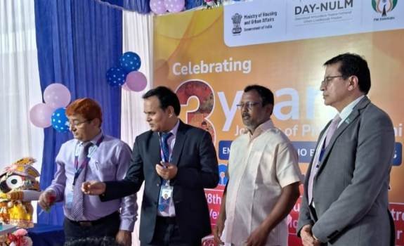ଏସ୍‌.ବି.ଆଇ ୫ଜଣ ଉଠାଦୋକାନୀଙ୍କୁ ପି.ଏମ୍‌. ସ୍ୱନିଧି ଯୋଜନାର ଭଲ କାମ ପାଇଁ ସମ୍ମାନୀତ