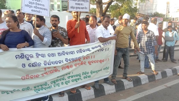 ମଣିପୁର ରାଜ୍ୟସରକାରଙ୍କୁ ବରଖାସ୍ତ କରି ରାଷ୍ଟ୍ରପତି ଶାସନ ଜାରି କରିବାକୁ ଦାବି