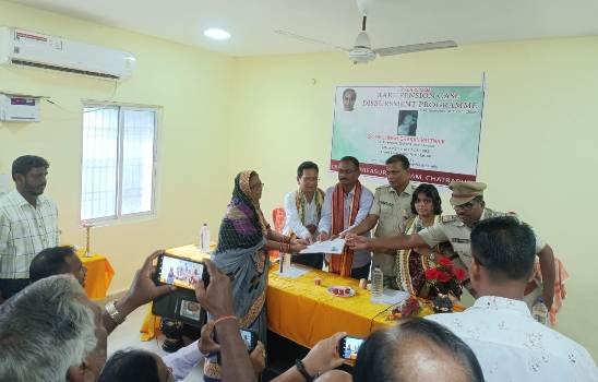 ନିଖୋଜ ଆଗ୍ନିକ ନୃସିଂହ ଚରଣ ପଟ୍ଟନାୟକଙ୍କ ପରିବାରକୁ ୧୯ ଲକ୍ଷ ପେନସନ୍ ରାଶି ପ୍ରଦାନ