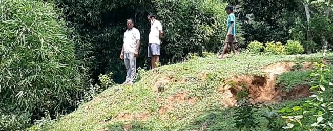 ନଦୀବନ୍ଧ ନଥିବାରୁ ହାଟଡିହି ବ୍ଳକ ପ୍ରତି ବନ୍ୟା ବିପତ୍ତି ବଢ଼ୁଛି