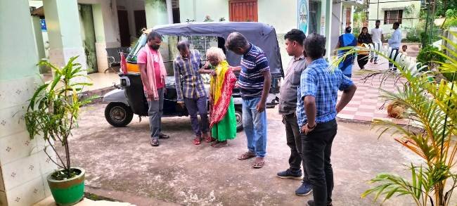 ନଦୀ କୂଳରୁ ଅଜଣା ଵୃଦ୍ଧା ଉଦ୍ଧାର