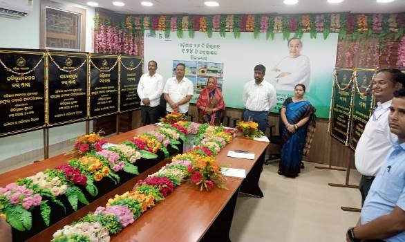 ମାନ୍ୟବର ମୁଖ୍ୟମନ୍ତ୍ରୀଙ୍କ ଦ୍ବାରା ଦ୍ବିତୀୟ ପର୍ଯ୍ୟାୟ ଆମ ବସ୍ ଷ୍ଟାଣ୍ଡ ଭିତ୍ତି ପ୍ରସ୍ତର ସ୍ଥାପନ