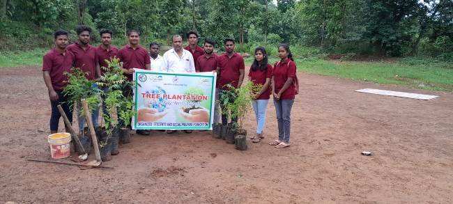ପବ୍ଲିକ ସ୍କୁଲ ରେ ବୃକ୍ଷରୋପଣ କାର୍ୟ୍ଯକ୍ରମ